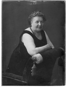 Liudvika Didžiulienė-Žmona. 1924. Iš Antano Baranausko ir Antano Vienuolio-Žukausko memorialinio muziejaus archyvų
